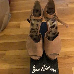 Tan suede Sam Edelman wedges